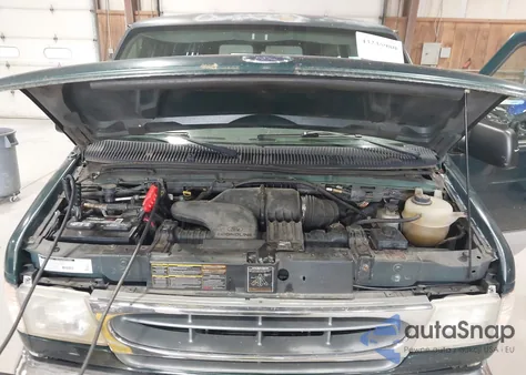 2001 Ford E-150 Xl/Xlt from USA, damaged, VIN 1FMRE11L31HA92727